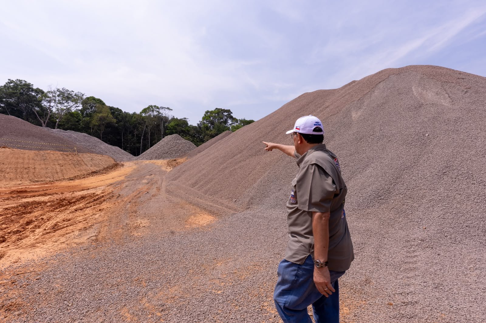 Está caindo asfalto na BR-319: Braga percorre a estrada até Humaitá e fiscaliza obras em vários pontos ao longo da rodovia